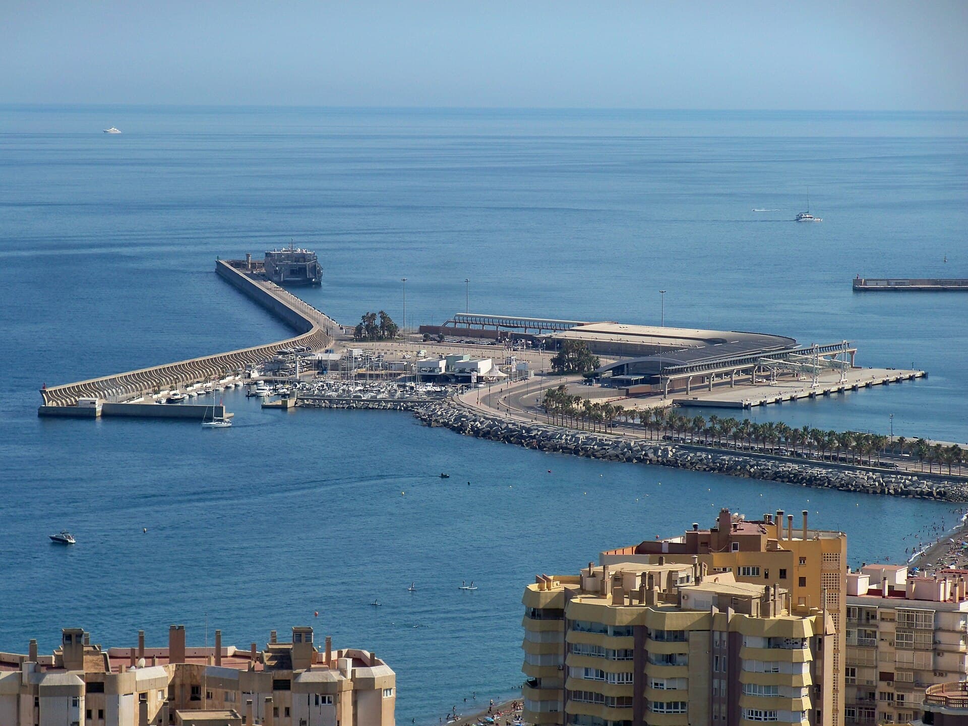 A málagai kikötő a Gibralfaróról